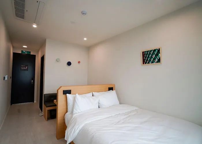 Mipo Oceanside Hotel 2*