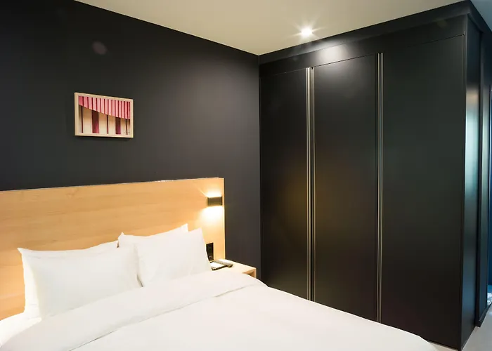 Mipo Oceanside Hotel 2*